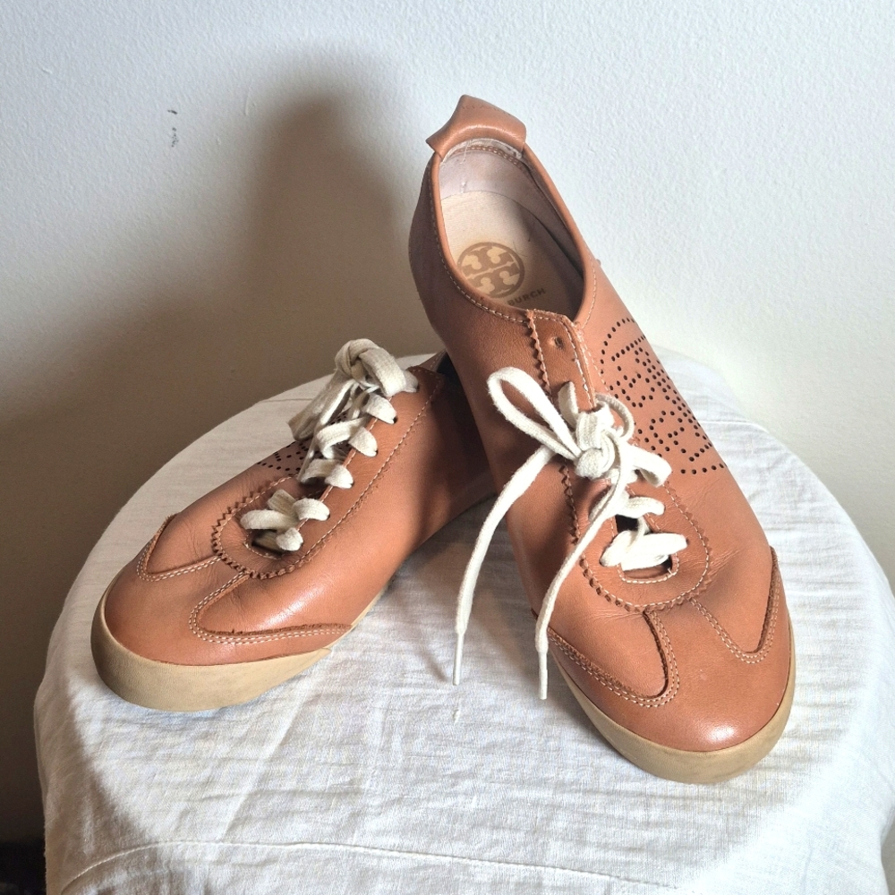 Tory Burch white and brown leather logo sneakers size 10.5